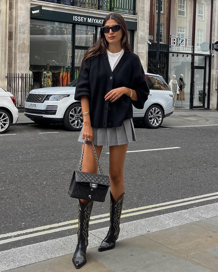 How to style the pleated miniskirt